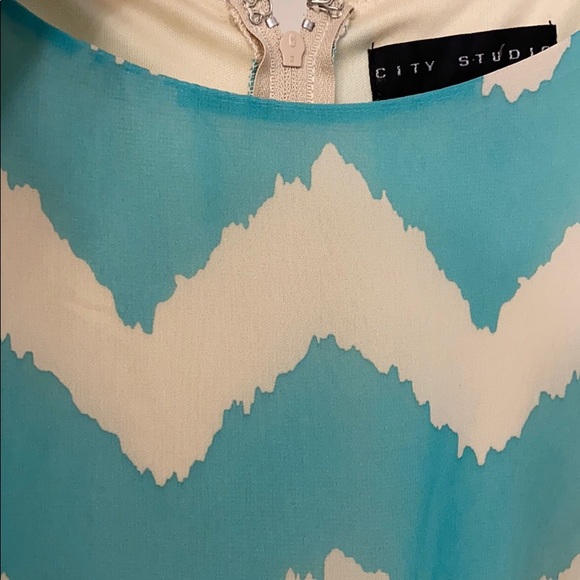 City Studio chevron dress - Picture 3 of 5